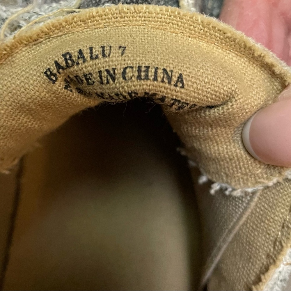 Corkys Babalu Size 7 Camo Sneakers - Picture 2 of 8